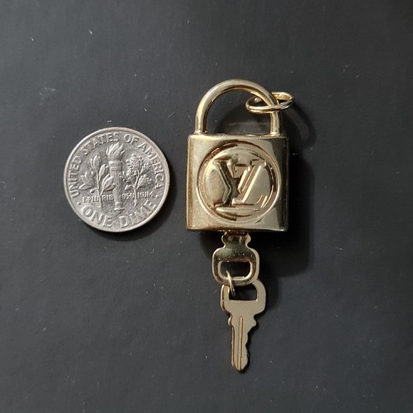 18k gold pendant with unique design - Picture 11 of 16